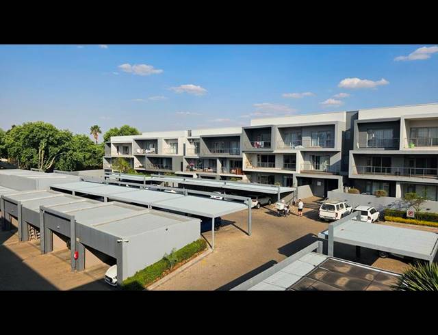 3 BEDROOM PROPERTY TO RENT IN OAKLANDS